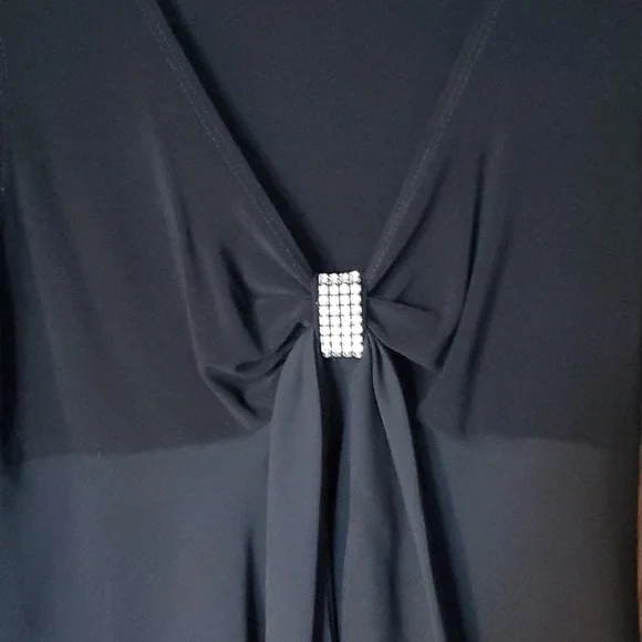 Sleeveless Formal Top Size 8 with ruffled bottom - Picture 2 of 4